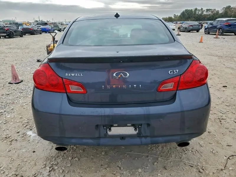 2011 INFINITI G37 BASE  
