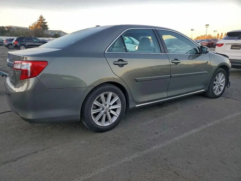 2014 TOYOTA CAMRY SE  
