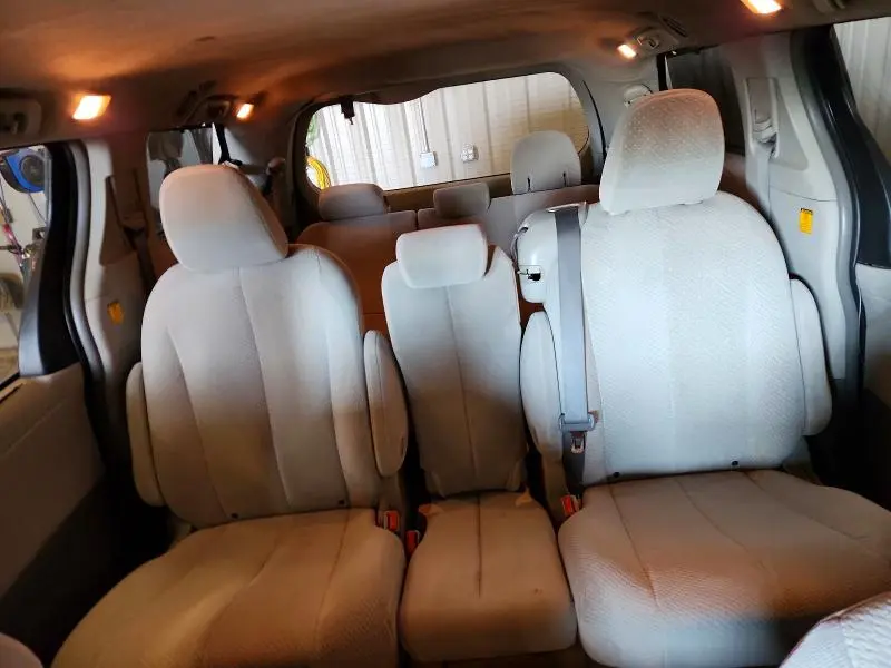 2011 TOYOTA SIENNA LE  