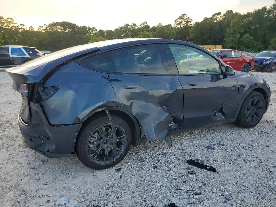 2025 TESLA MODEL Y   