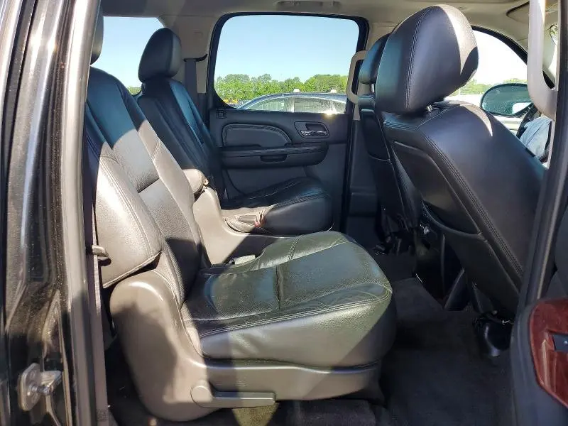 2011 CADILLAC ESCALADE ESV LUXURY  