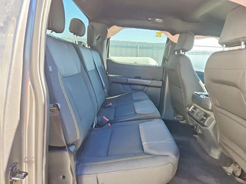 2024 FORD F150 STX  
