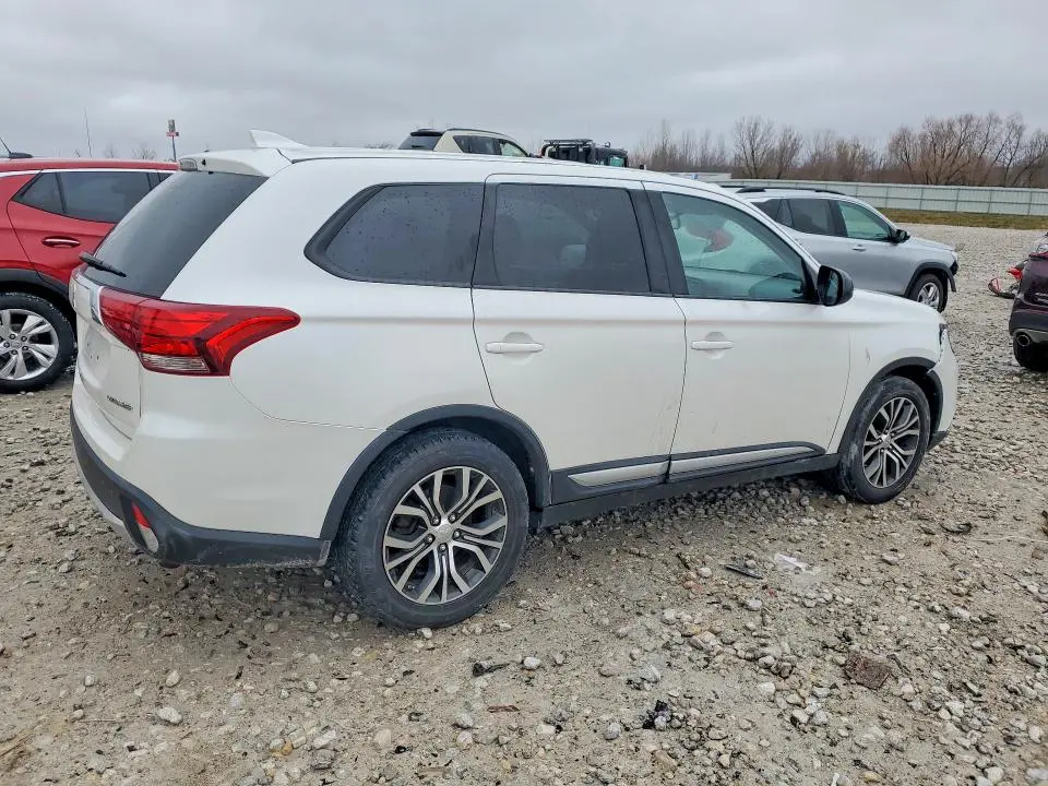 2017 MITSUBISHI OUTLANDER ES  
