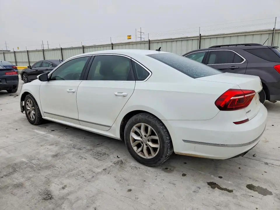 2017 VOLKSWAGEN PASSAT S  