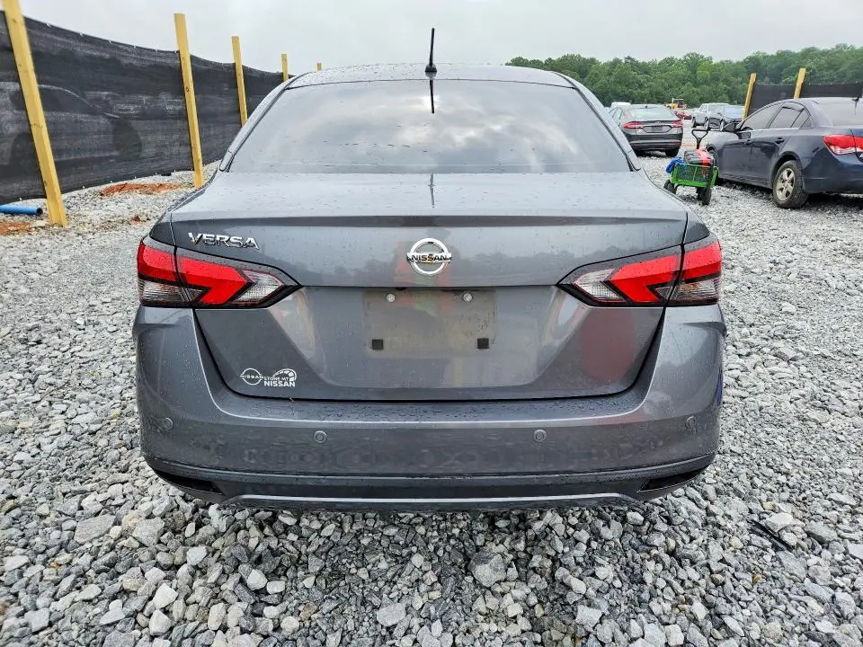 2021 NISSAN VERSA S  