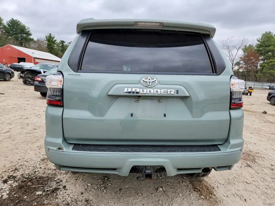2022 TOYOTA 4 RUNR SR5   
