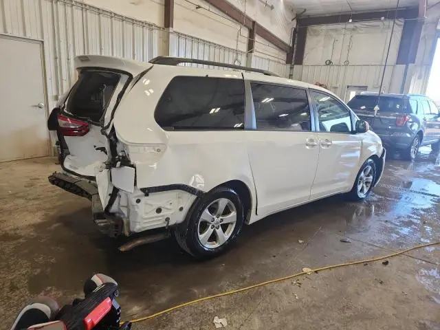 2016 TOYOTA SIENNA LE  