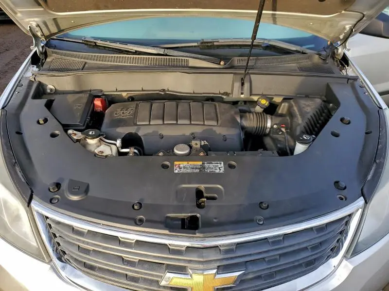 2014 CHEVROLET TRAVERSE LS  