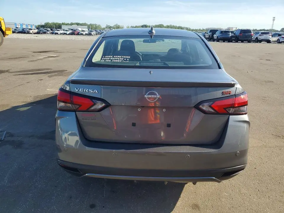 2024 NISSAN VERSA SR  