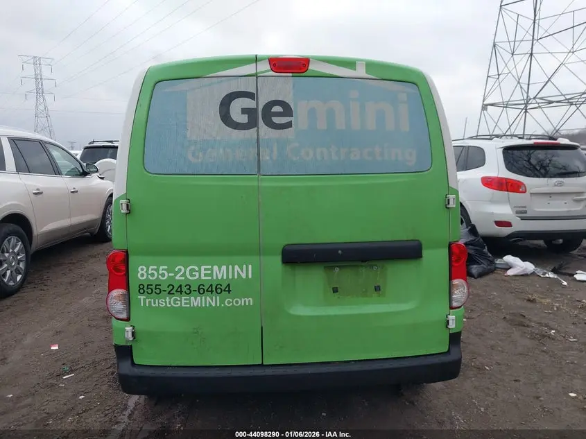2019 NISSAN NV200 S