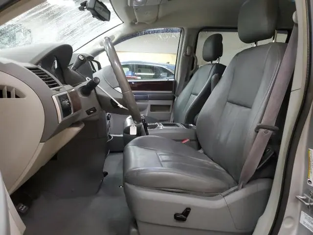 2010 CHRYSLER TOWN & COUNTRY TOURING  
