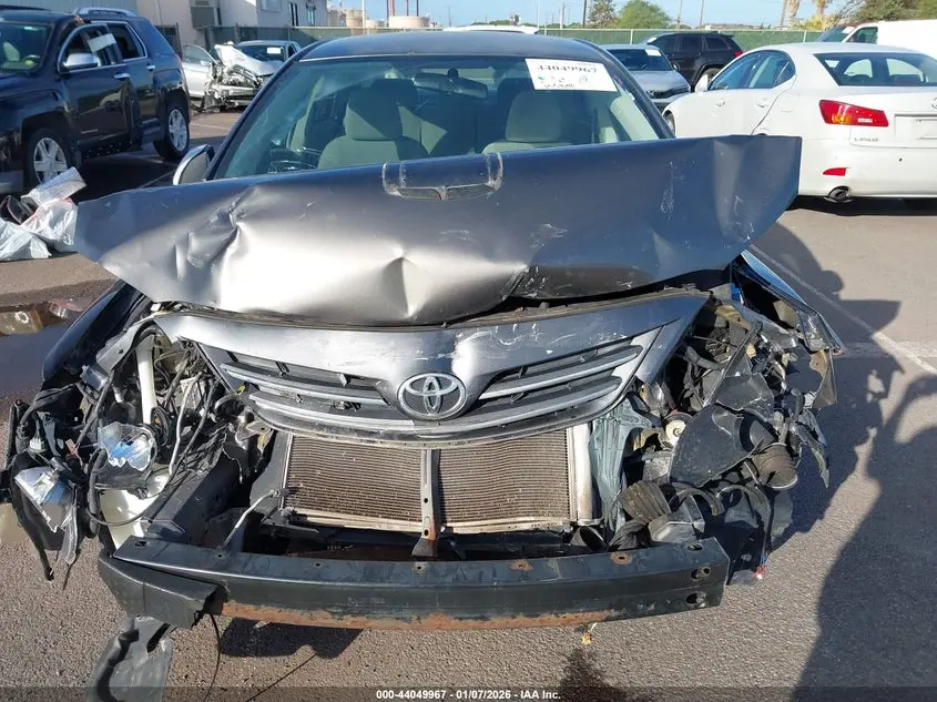 2013 TOYOTA COROLLA LE