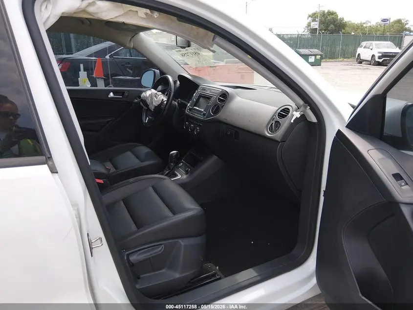 2016 VOLKSWAGEN TIGUAN S