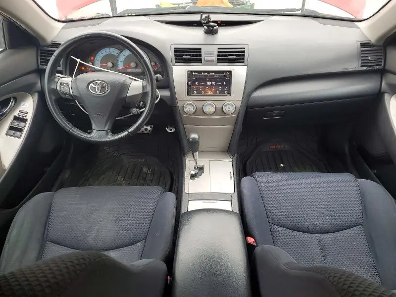 2011 TOYOTA CAMRY SE  