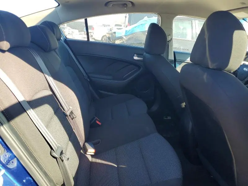 2017 KIA FORTE LX  