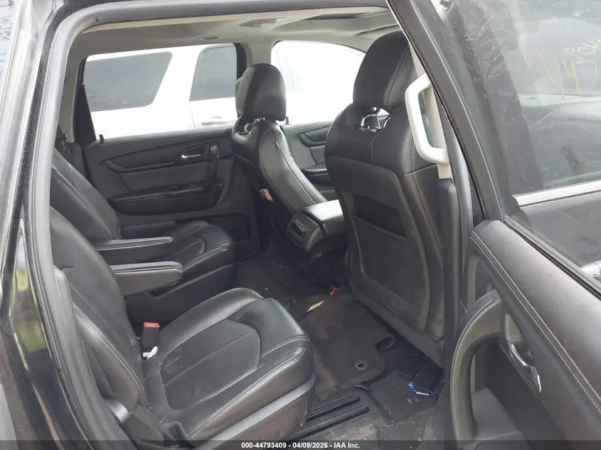 2017 CHEVROLET TRAVERSE 2LT