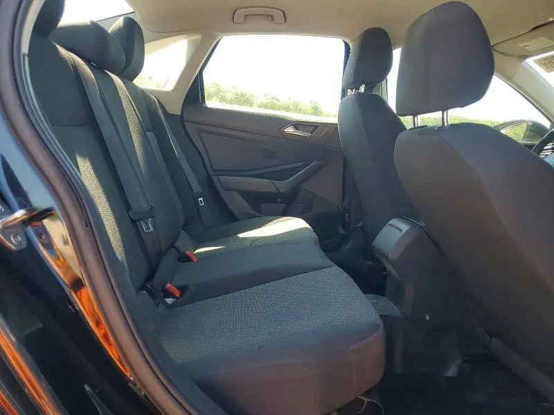 2019 VOLKSWAGEN JETTA SE  