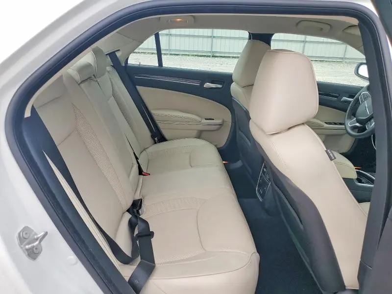 2019 CHRYSLER 300 LIMITED  
