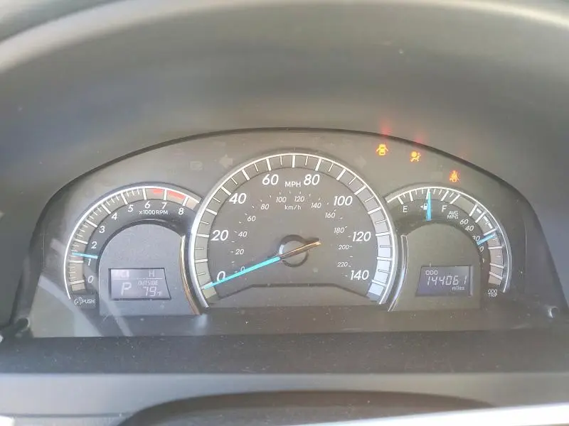 2014 TOYOTA CAMRY SE  