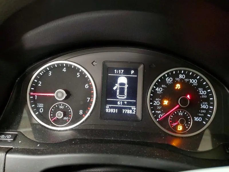 2014 VOLKSWAGEN TIGUAN S  
