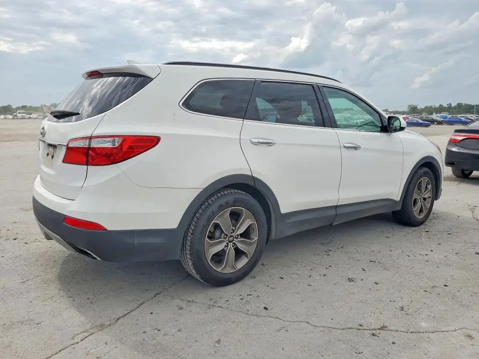 2016 HYUNDAI SANTA FE SE  
