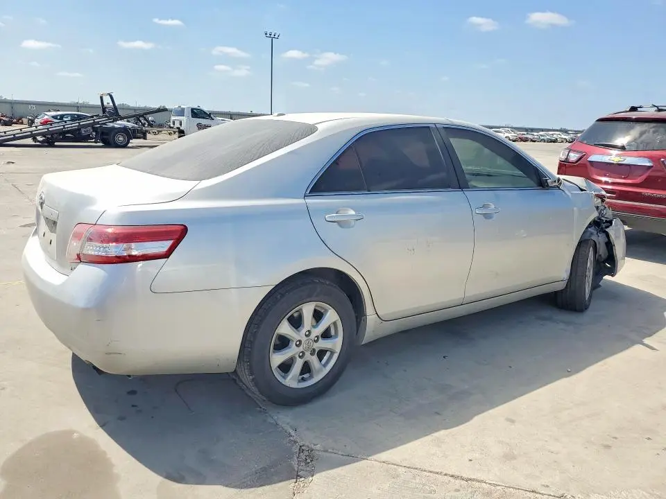 2011 TOYOTA CAMRY LE  