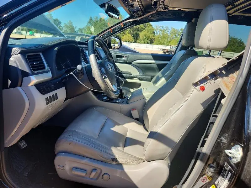 2015 TOYOTA HIGHLANDER XLE  
