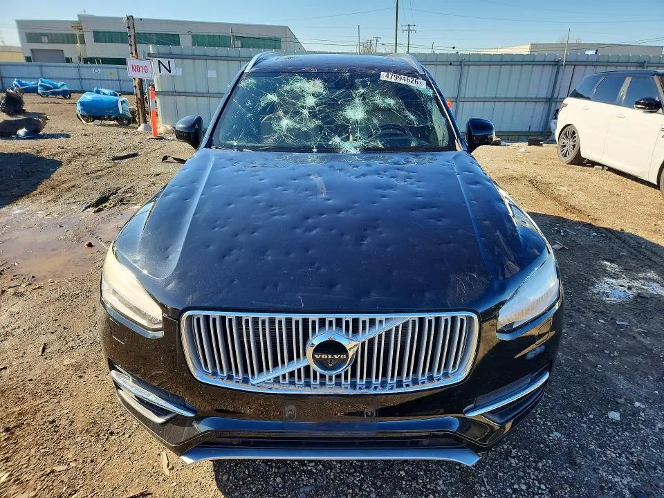 2016 VOLVO XC90 T6  