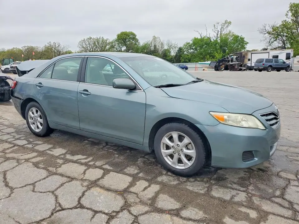 2011 TOYOTA CAMRY LE  