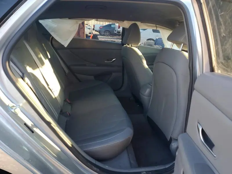 2021 HYUNDAI ELANTRA SEL  