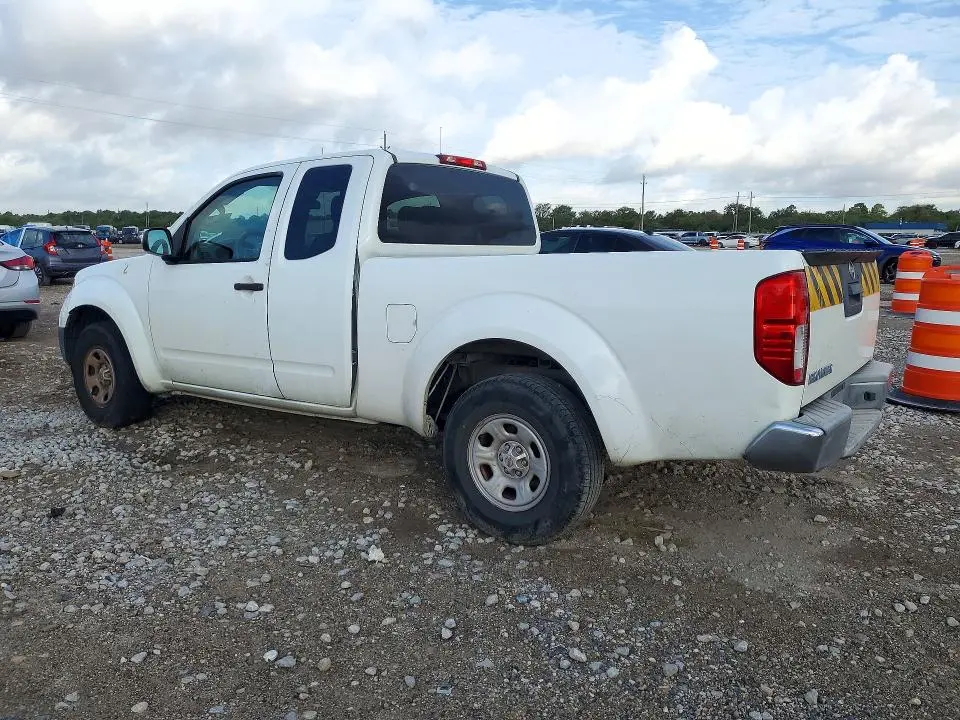 2015 NISSAN FRONTIER S  
