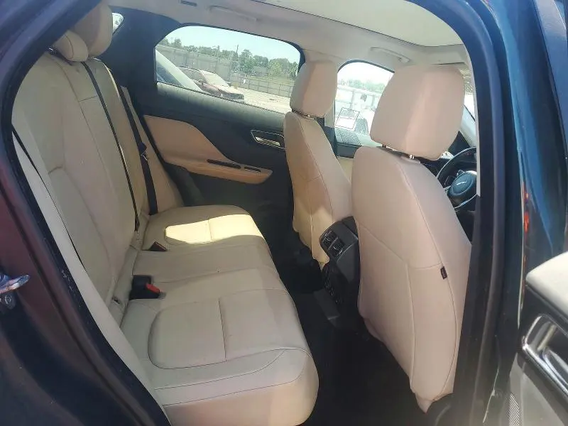 2017 JAGU F-PACE PRE   
