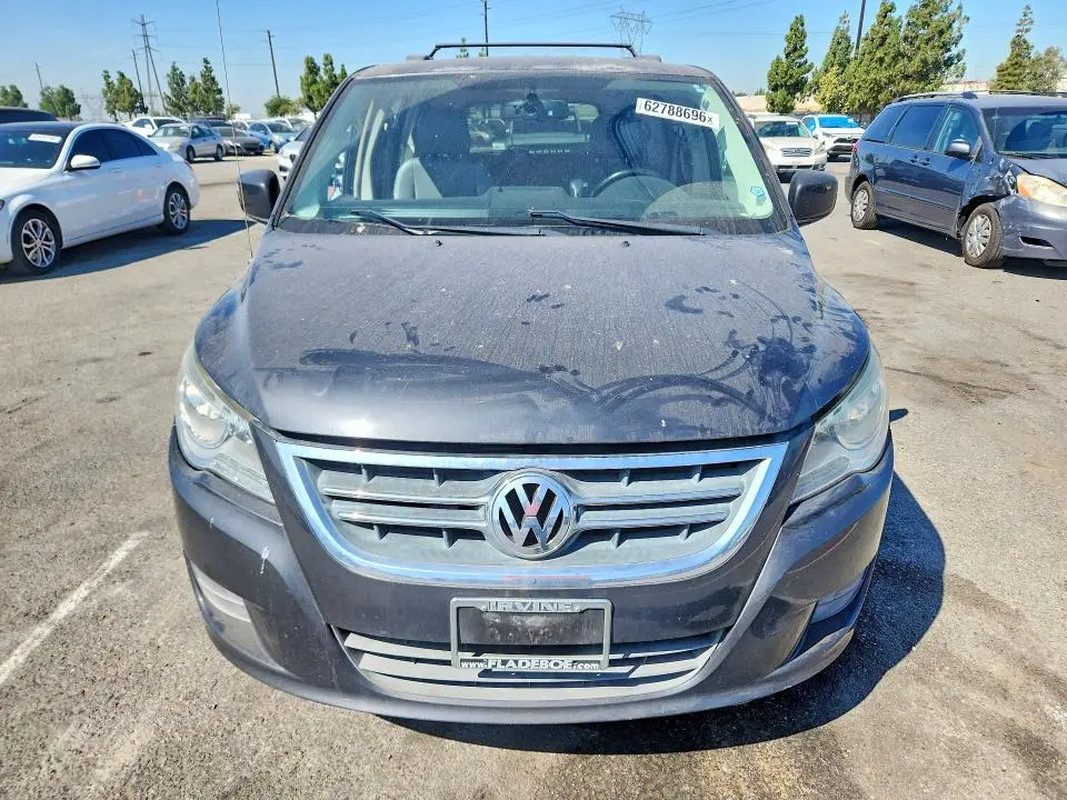 2011 VOLKSWAGEN ROUTAN SE  