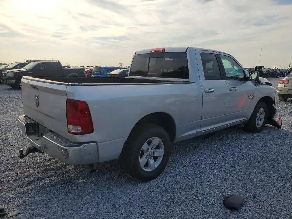 2017 RAM 1500 SLT  