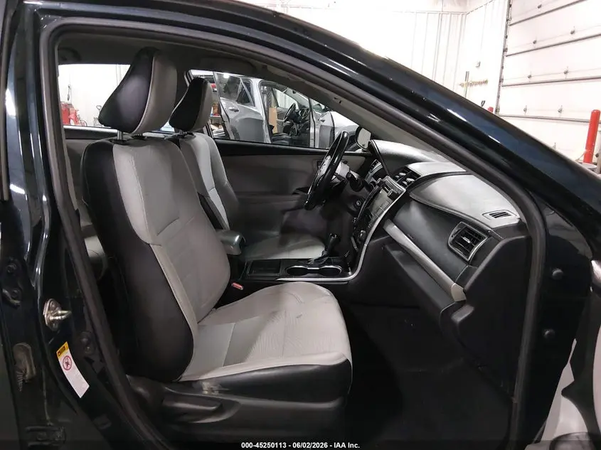2016 TOYOTA CAMRY SE