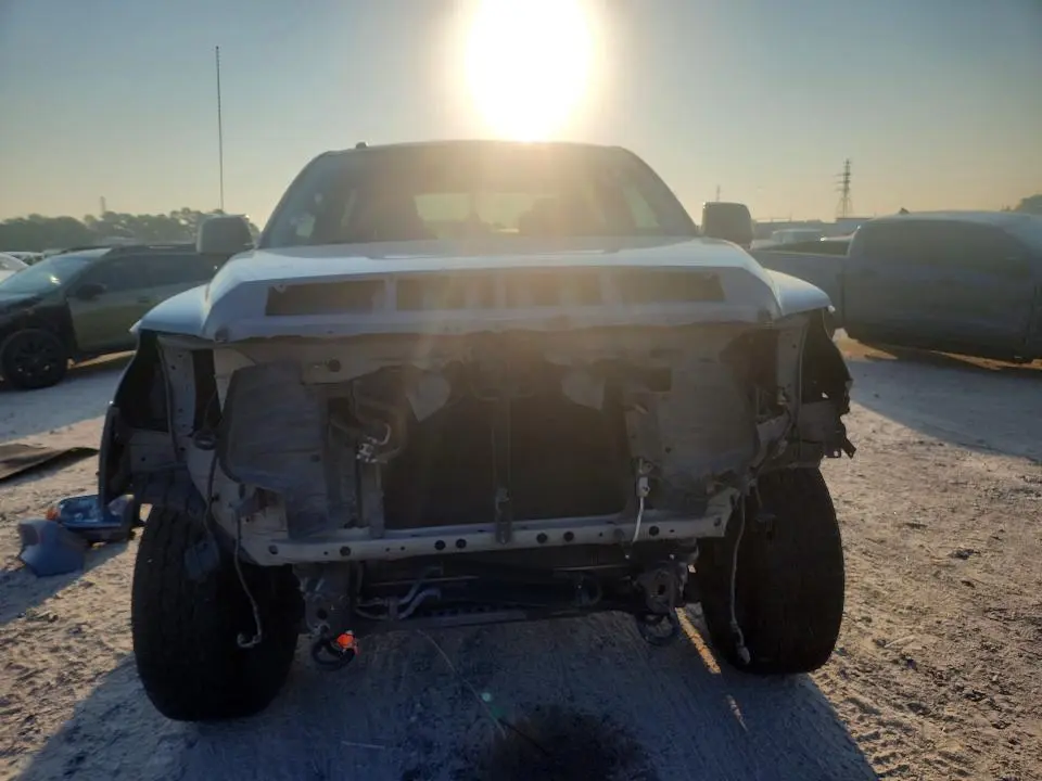 2018 TOYOTA TUNDRA CREWMAX SR5  