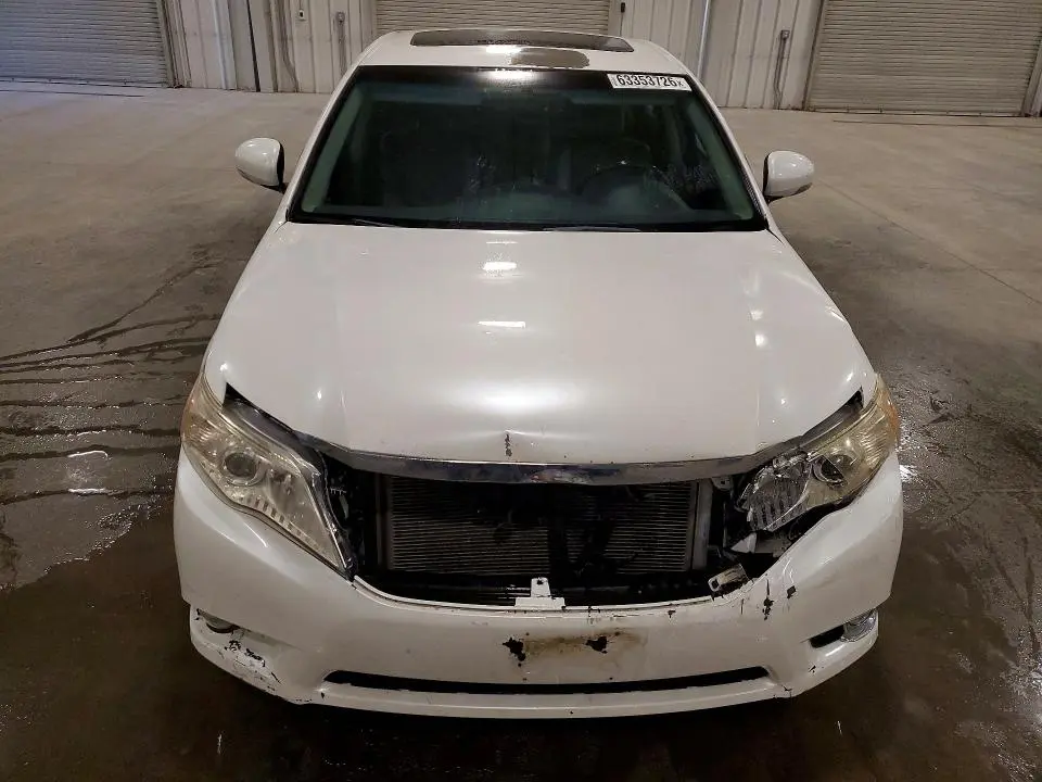 2011 TOYOTA AVALON LIMITED  