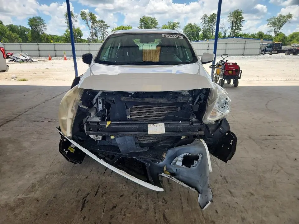 2019 NISSAN VERSA SV  