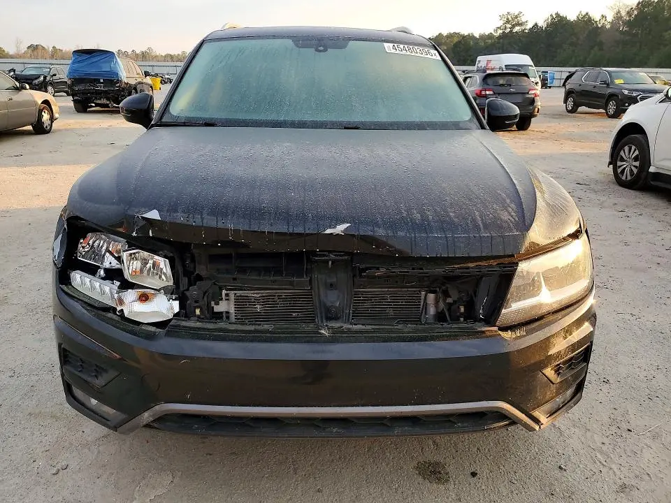 2018 VOLKSWAGEN TIGUAN SE  