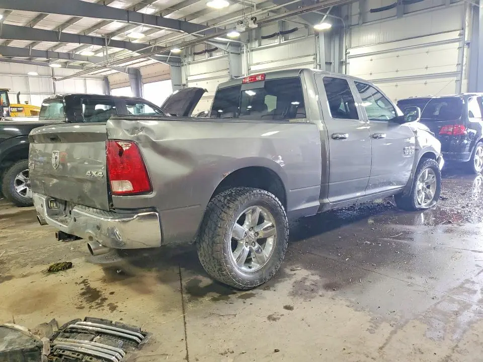 2013 RAM 1500 SLT  