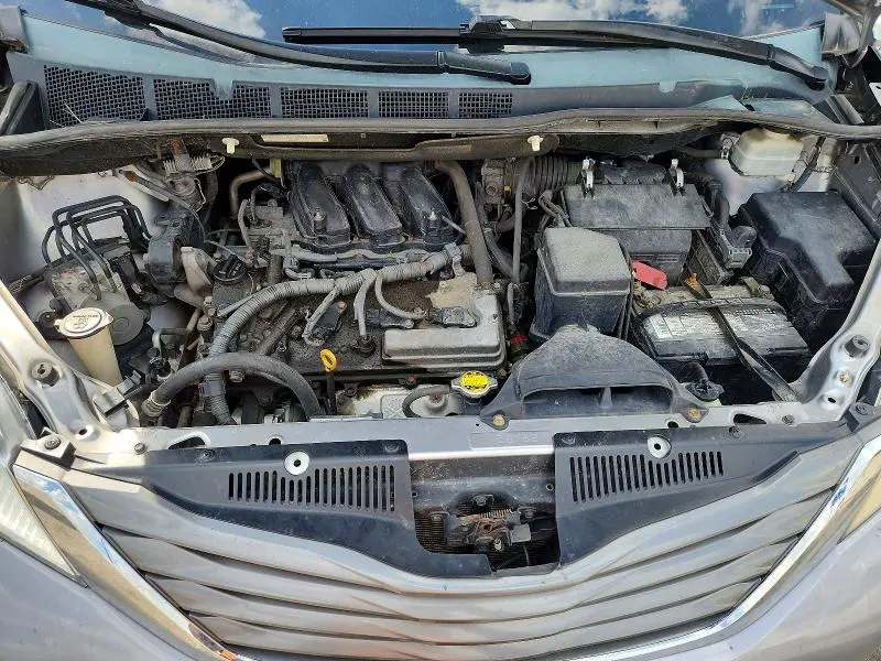 2012 TOYOTA SIENNA XLE 8-PASSENGER  