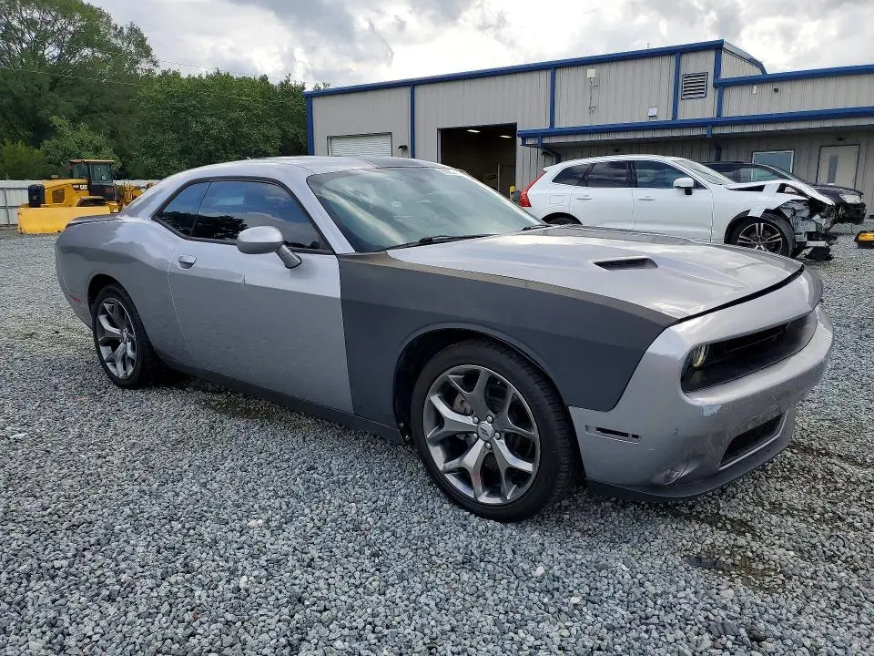 2017 DODGE CHALLENGER SXT  