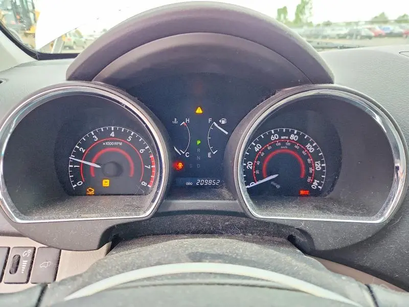 2011 TOYOTA HIGHLANDER SE  