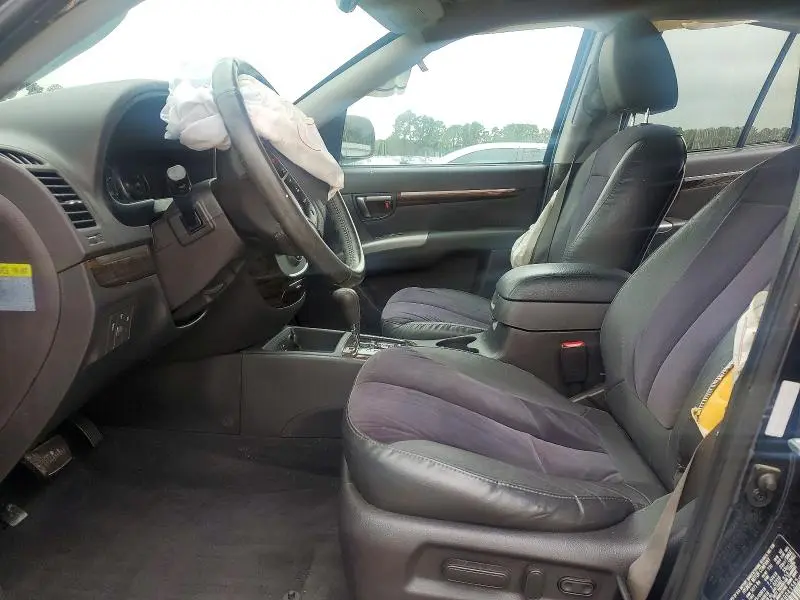 2011 HYUNDAI SANTA FE SE  