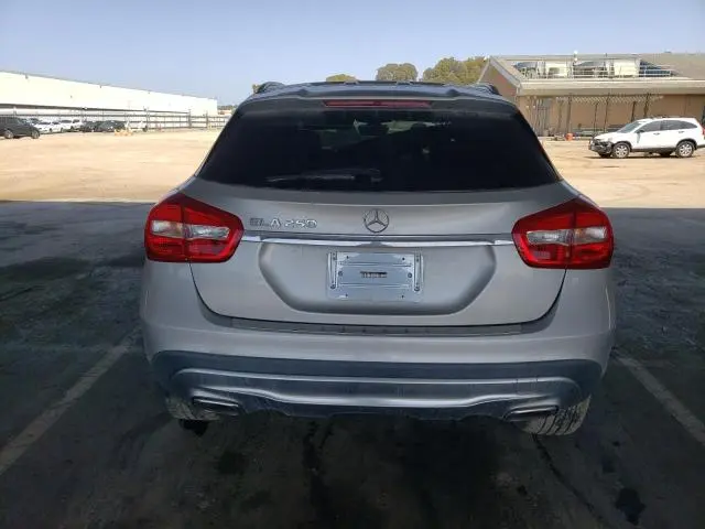 2017 MERCEDES-BENZ GLA 250  