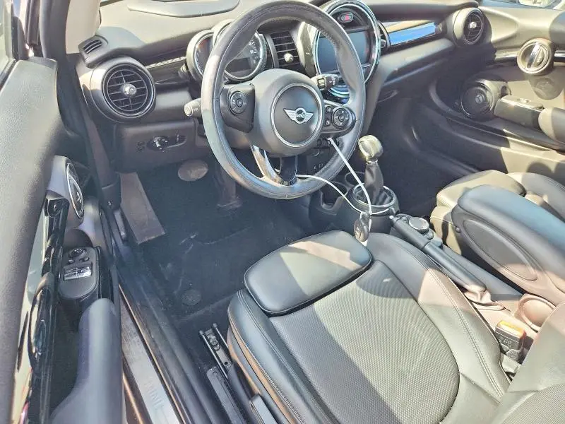 2016 MINI COOPER   