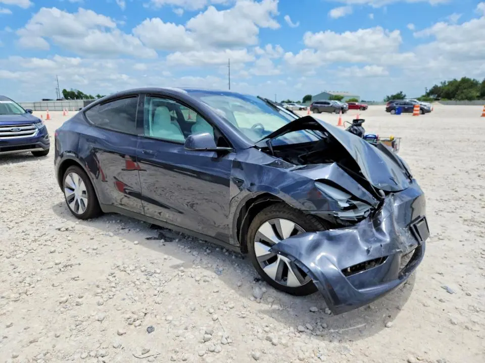 2024 TESLA MODEL Y   
