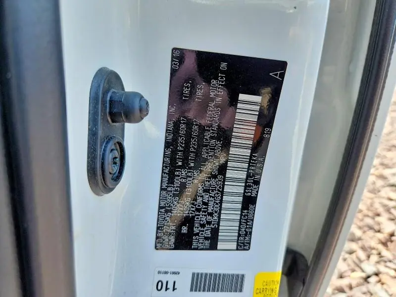 2016 TOYOTA SIENNA LE  