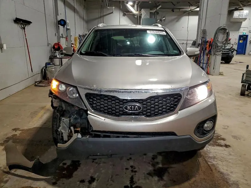 2013 KIA SORENTO LX  