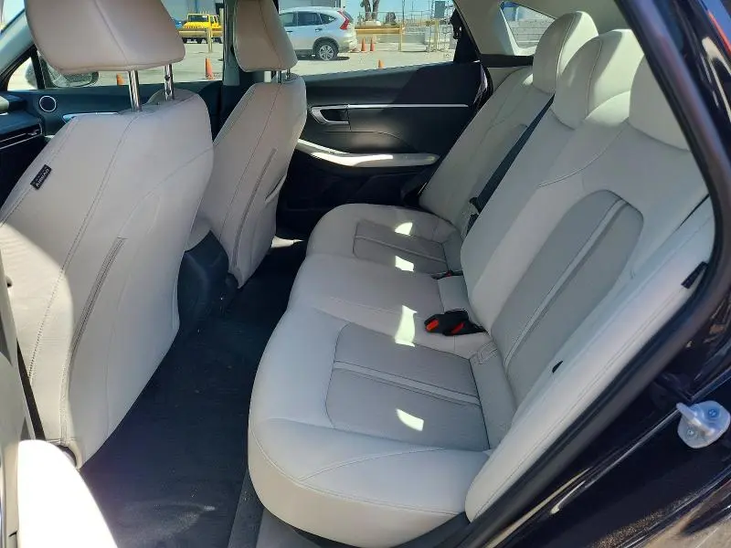2025 HYUNDAI SONATA SE  